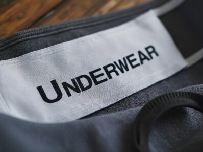 découvrez notre guide d'achat des sous-vêtements sans étiquette pour homme : conseils pratiques, critères essentiels et astuces pour choisir le confort et la qualité au quotidien.